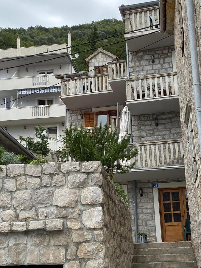 Apartment Aleksandar Tivat Luaran gambar